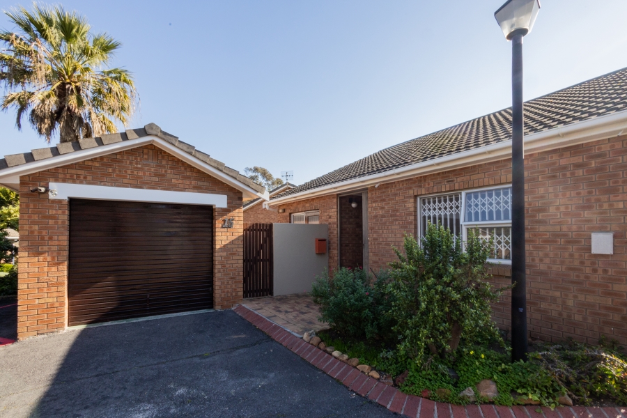 2 Bedroom Property for Sale in Kenridge Western Cape